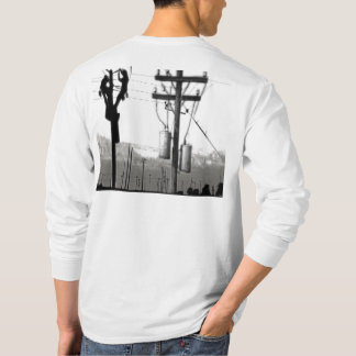 La camisa de manga larga del instalador de líneas