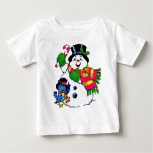 La camisa del niño alegre del muñeco de nieve de