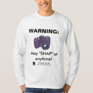 LA CAMISETA AMONESTADORA DEL FOTÓGRAFO