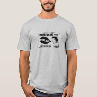 La camiseta básica de los hombres