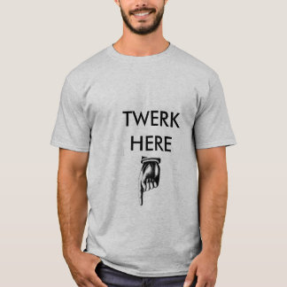 La camiseta básica de los hombres