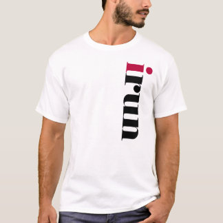 La camiseta básica de los hombres
