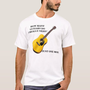 La camiseta básica de los hombres de las guitarra