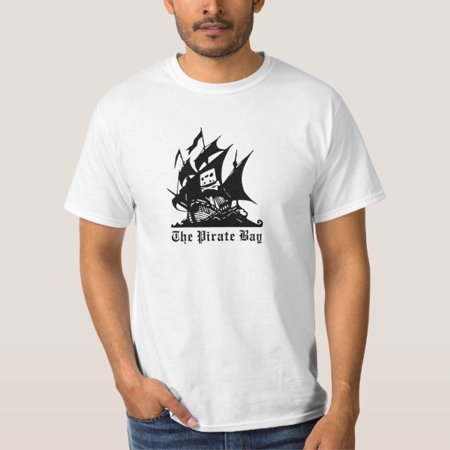La camiseta de la bahía del pirata (Anverso)