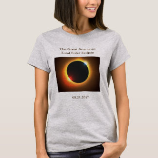 La camiseta de las mujeres totales del eclipse