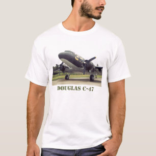 La camiseta de los hombres del C-47 de Douglas