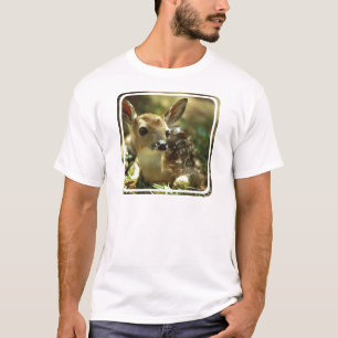 La camiseta de los hombres del cervatillo