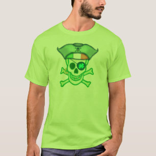 La camiseta de los hombres del pirata del día de