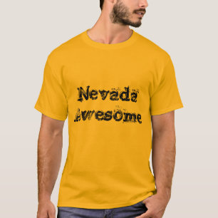 La camiseta de los hombres impresionantes de la