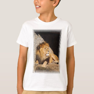La camiseta de los niños de la foto del león
