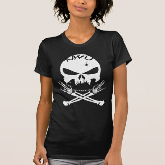 La camiseta del escándalo de la mujer oscura de