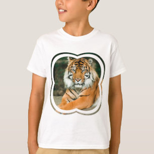 La camiseta del niño anaranjado del tigre