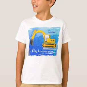 La camiseta del niño de la retroexcavadora