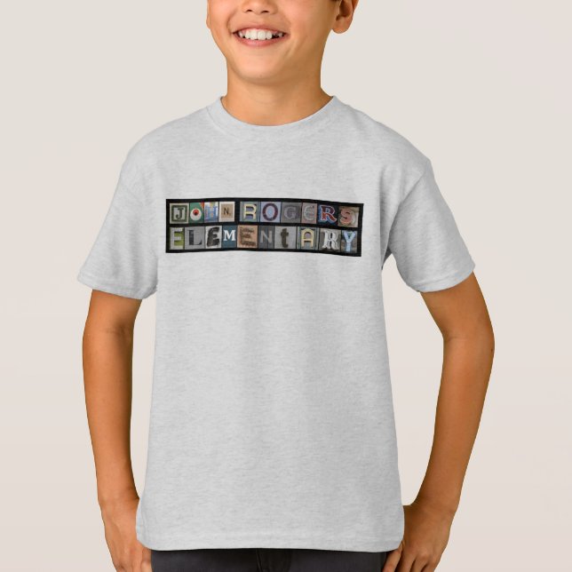 La camiseta del niño del gris de ceniza de Juan (Anverso)