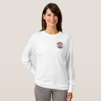 La camiseta largo-envuelta de las mujeres con el