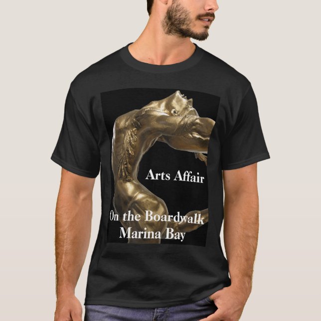 La camiseta negra de los hombres (Anverso)