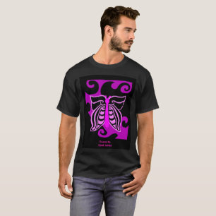 La camiseta negra de los hombres del diseño de la
