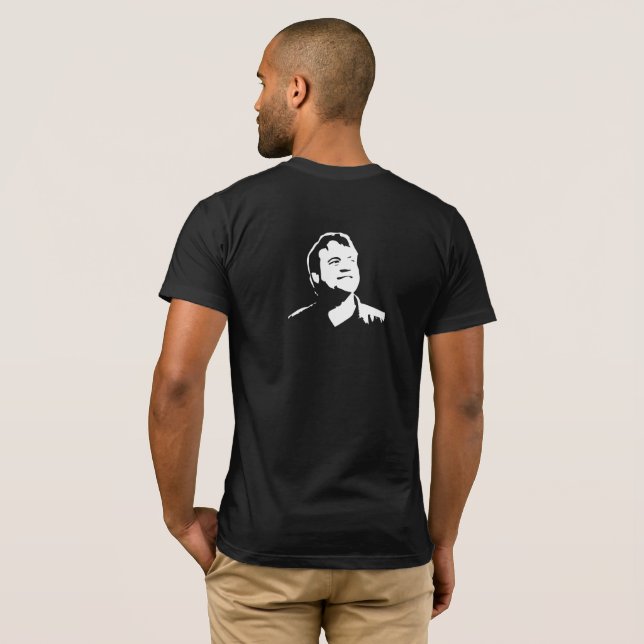 La camiseta oficial de los idiotas de la aldea (Reverso completo)