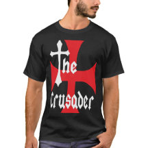 La camiseta oscura cruzada