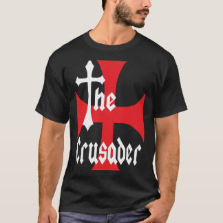 La camiseta oscura cruzada