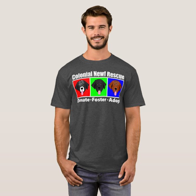 La camiseta oscura de los hombres (Anverso completo)