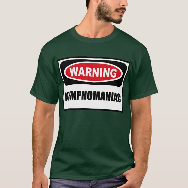 La camiseta oscura de los hombres amonestadores (Anverso)