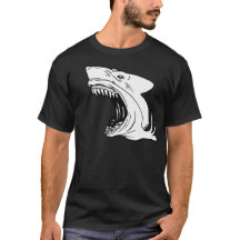 La camiseta oscura de los hombres del tiburón