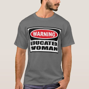 La camiseta oscura de los hombres EDUCADOS