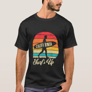 La camiseta retro de un surf de California