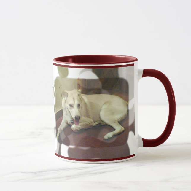 La casa acaricia la taza (Derecha)
