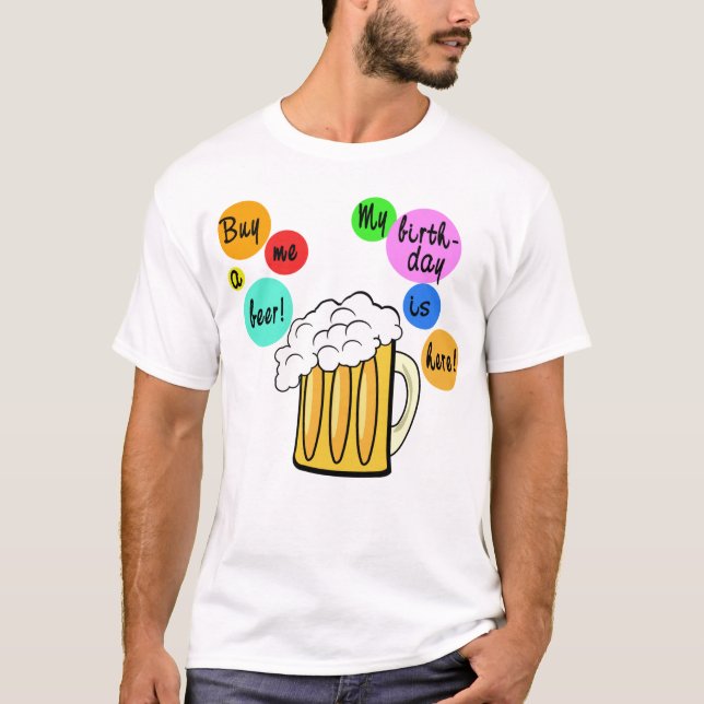 La cerveza coloreada burbujea camiseta del (Anverso)