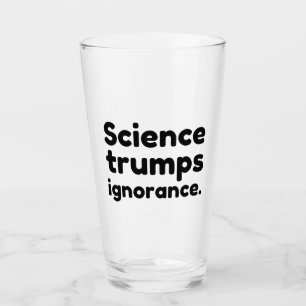 La ciencia priva a la ignorancia