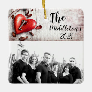 La clave de madera del ornamento XMAS personalizad