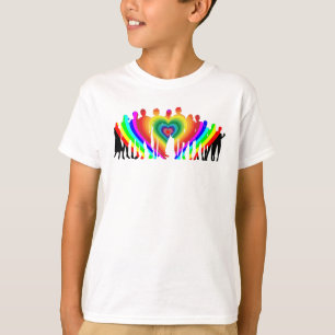 La colorida camiseta de un niño de amor familiar