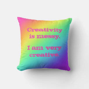 La creatividad es desordenada. Cojín decorativo ar