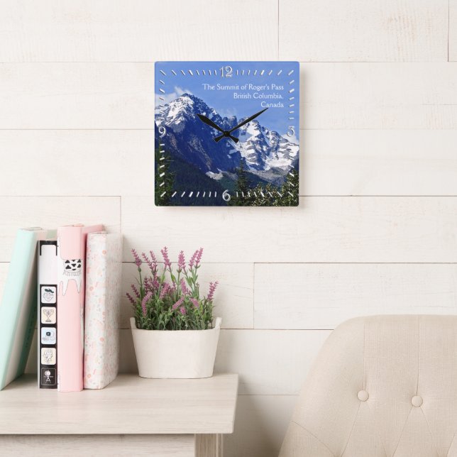 La cumbre del reloj de la pared del paso de Roger (Sala de lectura)