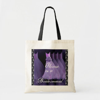 La dama de honor PÚRPURA VIOLETA viste la bolsa de