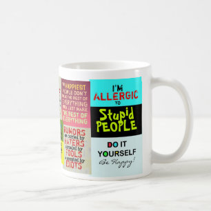 La DERECHA REDACTA la taza de café del ~/el