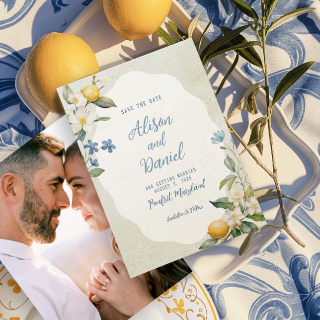 La Dolce Vita Lemon Floral Guardar la tarjeta de f (Announce your wedding in style with this La Dolce Vita Lemon Floral Save the Date Card. )