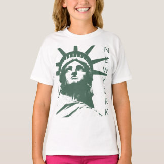 La estatua del niño de la camisa de Nueva York de