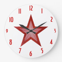 La estrella roja "numera" el reloj blanco redondo