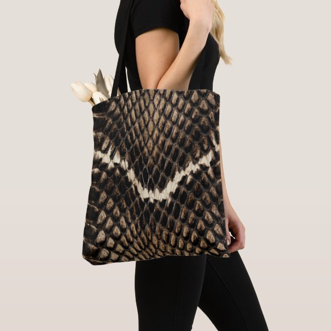 La falsa bolsa de asas de la piel de serpiente de (Detalle)