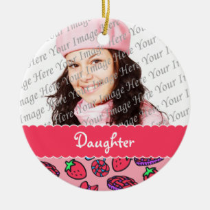 La fresa trata el ornamento personalizado hija