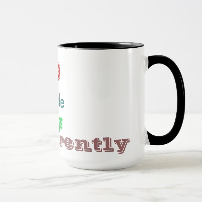 La gente ciega ve la taza (Derecha)