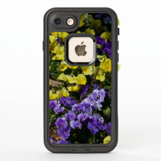 La ladera de los Pansies morado y amarillo
