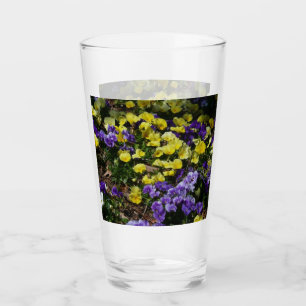 La ladera de los Pansies morado y amarillo