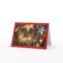 La lámpara enciende la tarjeta de nota