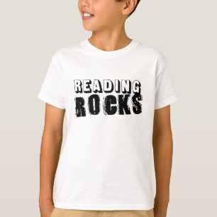 La lectura oscila la camiseta de los niños