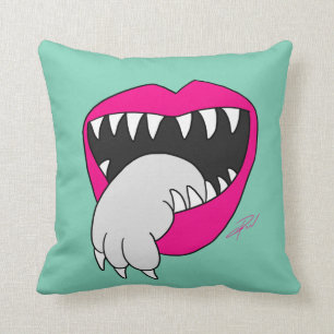 ¡La lengua consiguió su almohada del gato! por