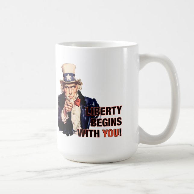La "libertad comienza con usted" la taza de café (Derecha)